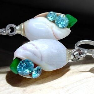 🌺Unique Vintage Shell & Crystal Earrings